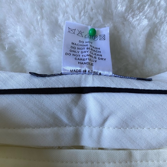 🎊Closet Clear Out 🎊 3 items minimum ( clothings only) - Picture 10 of 10